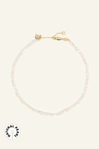 Natural pearl necklace with oval logo