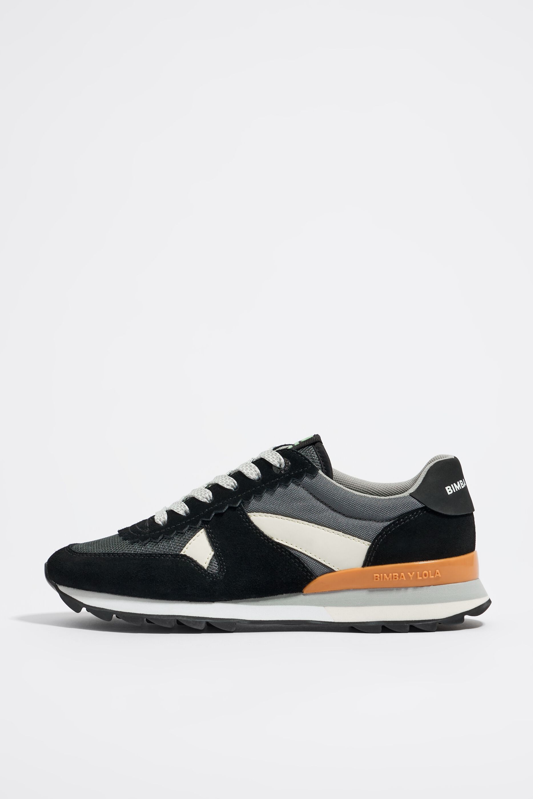 Tenis pretos senhora discount