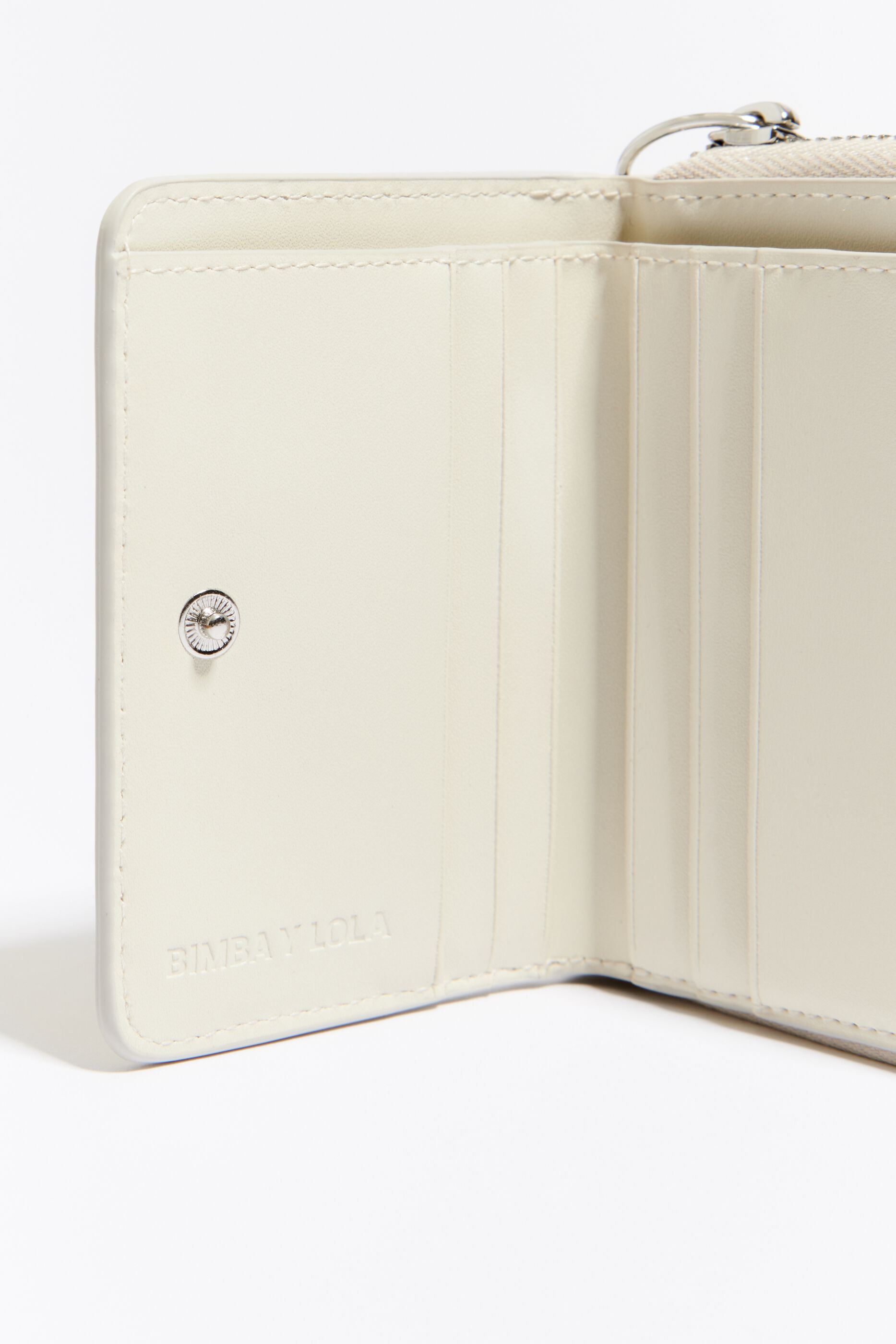 Cartera solapa piel blanca