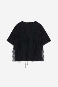 Camisa encajes con cordones negra