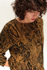 Su&eacute;ter pelo largo reptile caqui