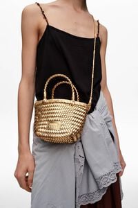 Bolsa mini trenzada piel oro