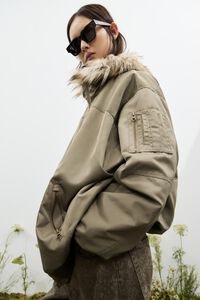 Bomber acolchada pelo interior caqui claro Bomber acolchada pelo interior caqui claro