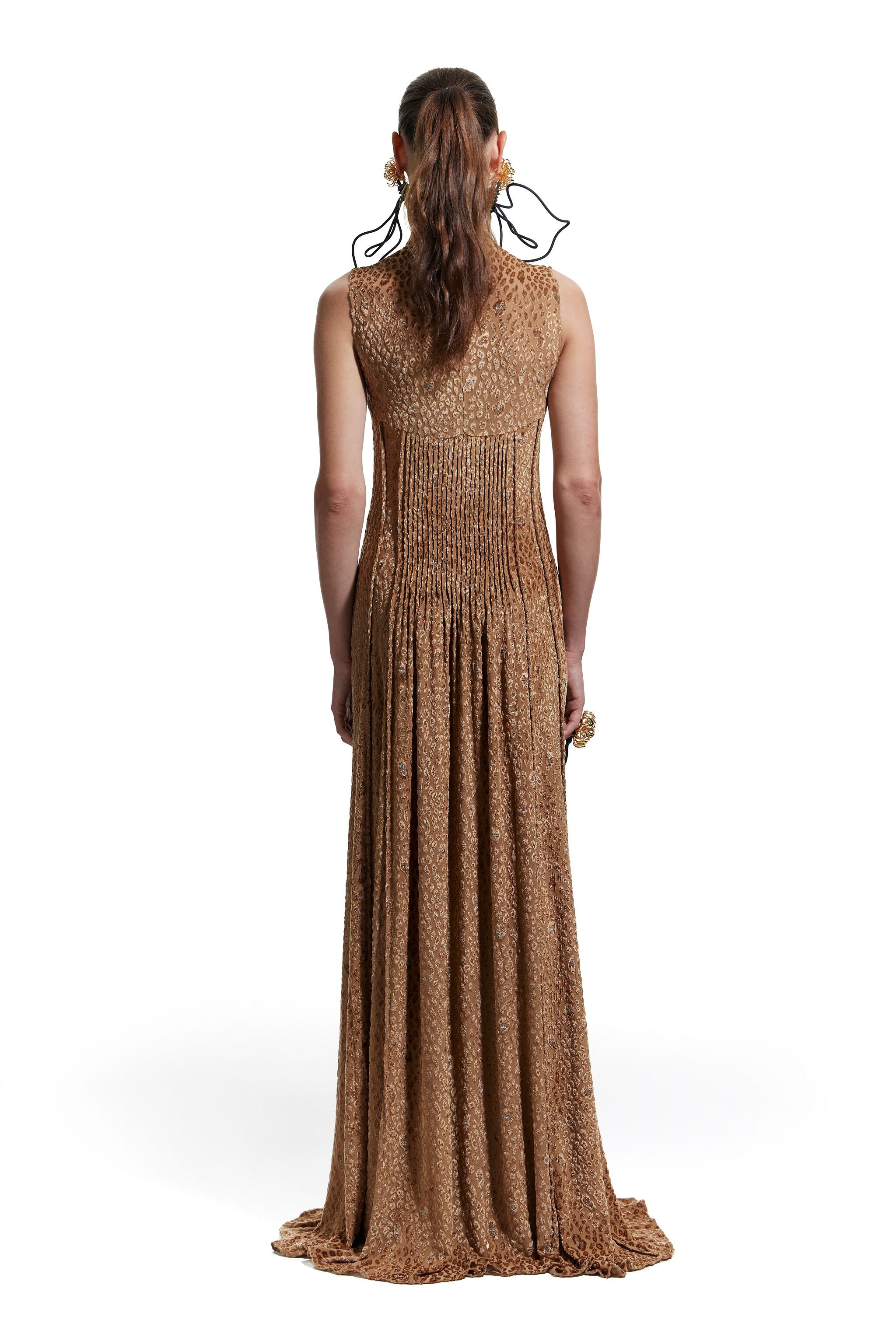 Vestido largo jacquard minipliegues cafe