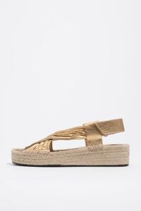 Sandalia cu&ntilde;a yute piel oro