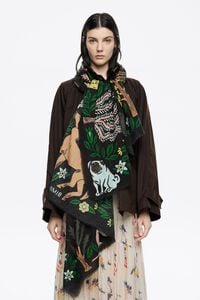 Mascada vegetación y animales negro