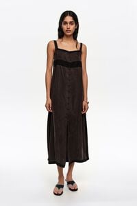 Vestido l&iacute;nea A botones y encajes negro lavado