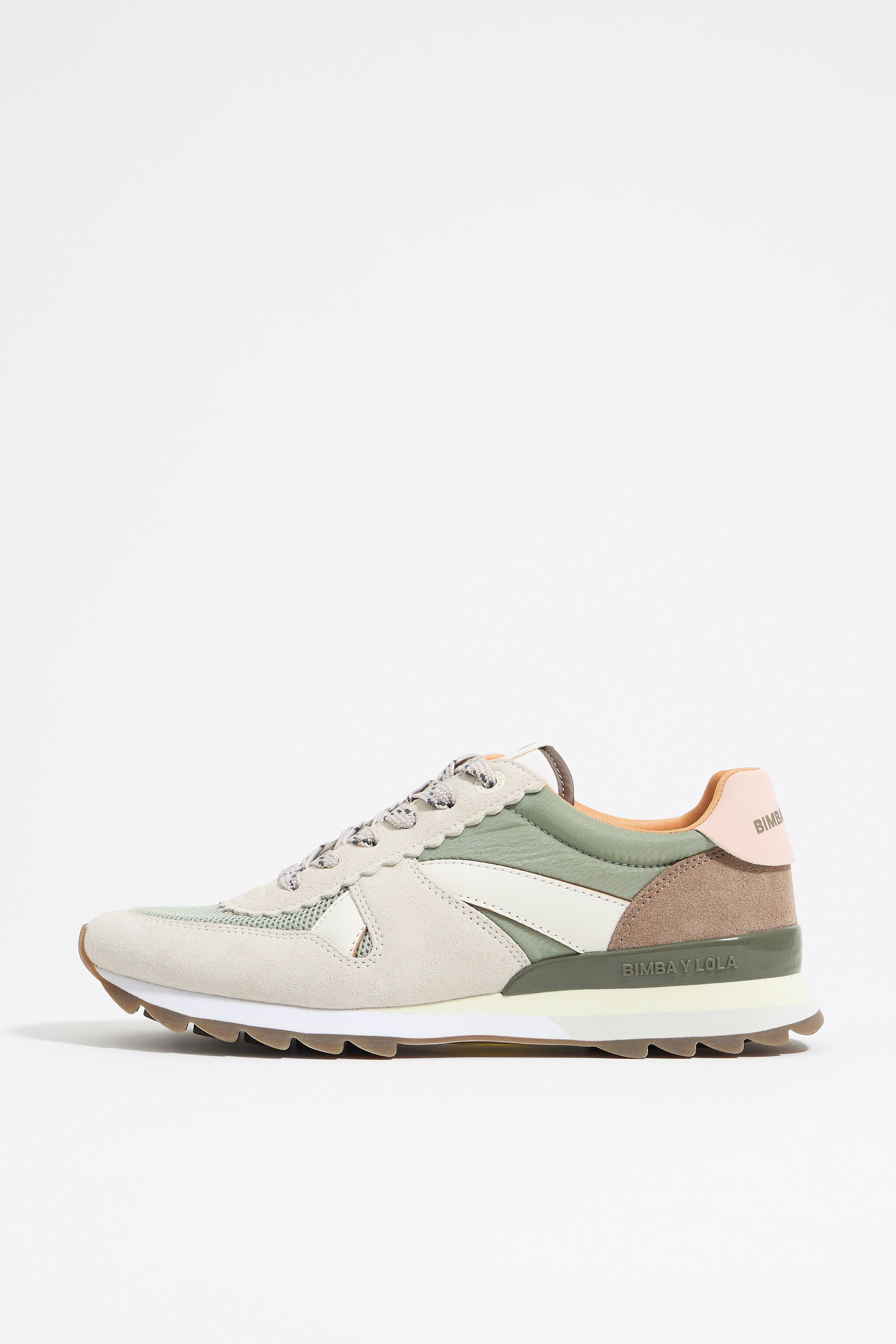 White 13 22 lifestyle sneaker