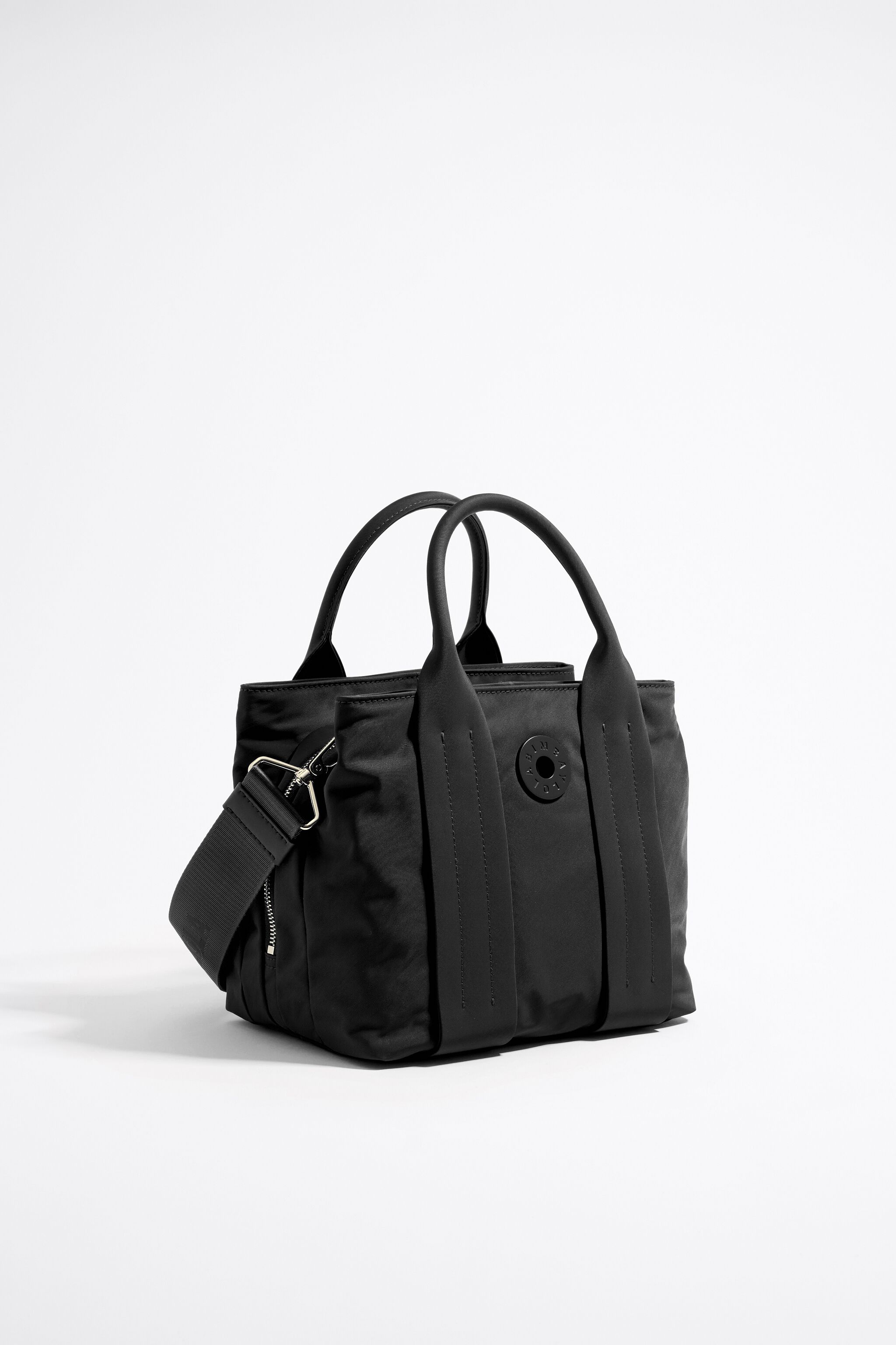 Bolsa de mano mediana nylon negra