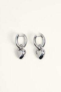 Aretes aro mediano corazones plateados