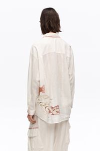 Camisa pespuntes y estampados algod&oacute;n marfil