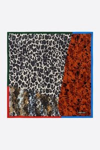 Pañuelo patchwork con marcos contraste prints animales café Pañuelo patchwork con marcos contraste prints animales café