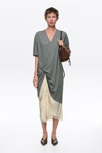 Vestido camiseta bimateria nudo gris melange