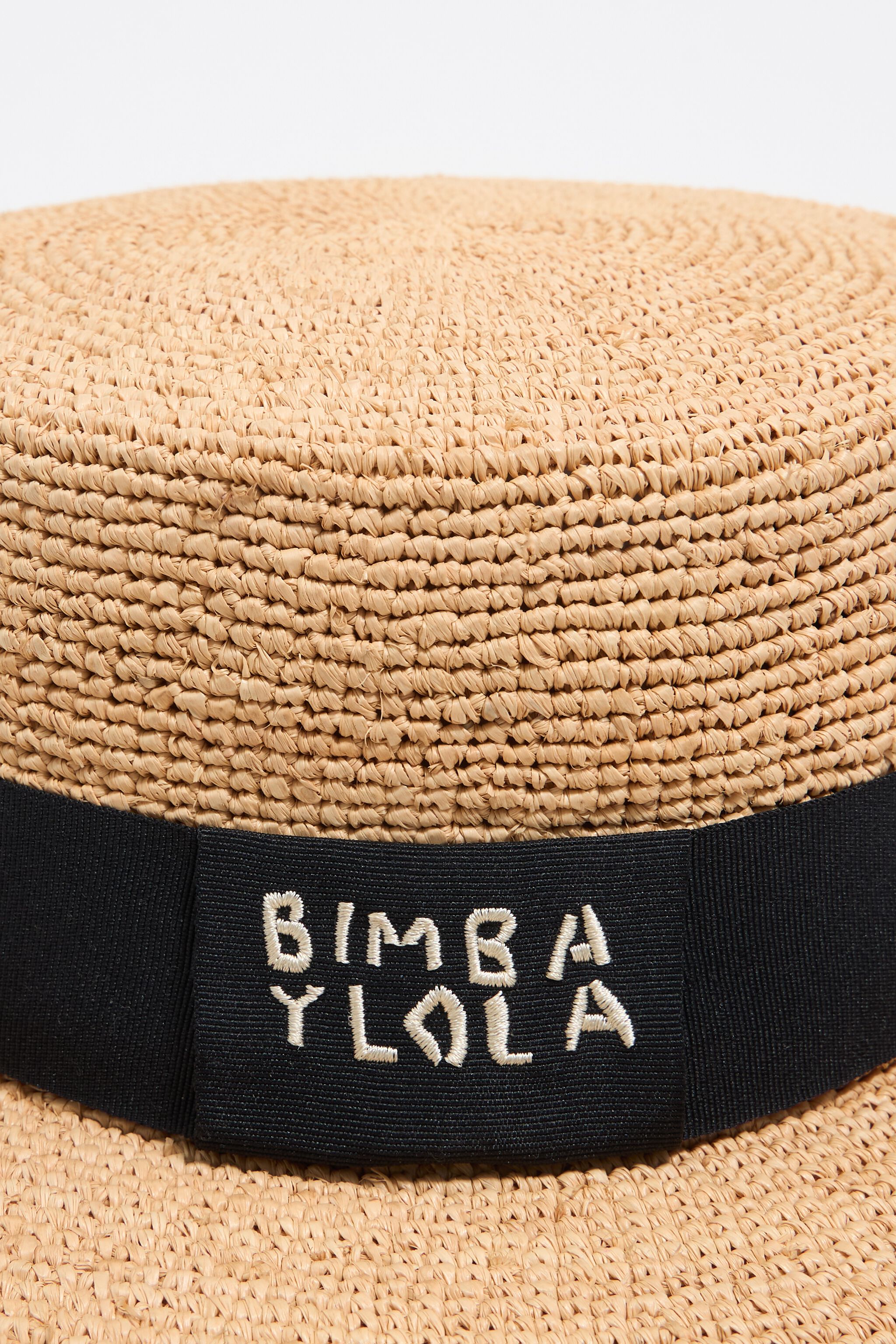 【BIMBA Y LOLA】ラフィアエフェクトディテールトングミュール NEW. New products each week | BIMBA Y LOLA SS25