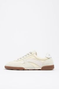 Tenis indoor piel y nylon 13 16 amarilla