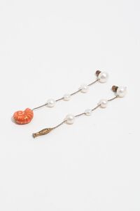 Aretes perlas con pez y caracola cer&aacute;mica