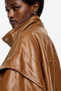 Chamarra oversize piel caramelo Chamarra oversize piel caramelo