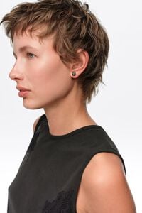 Aretes escarabajo esmalte negro