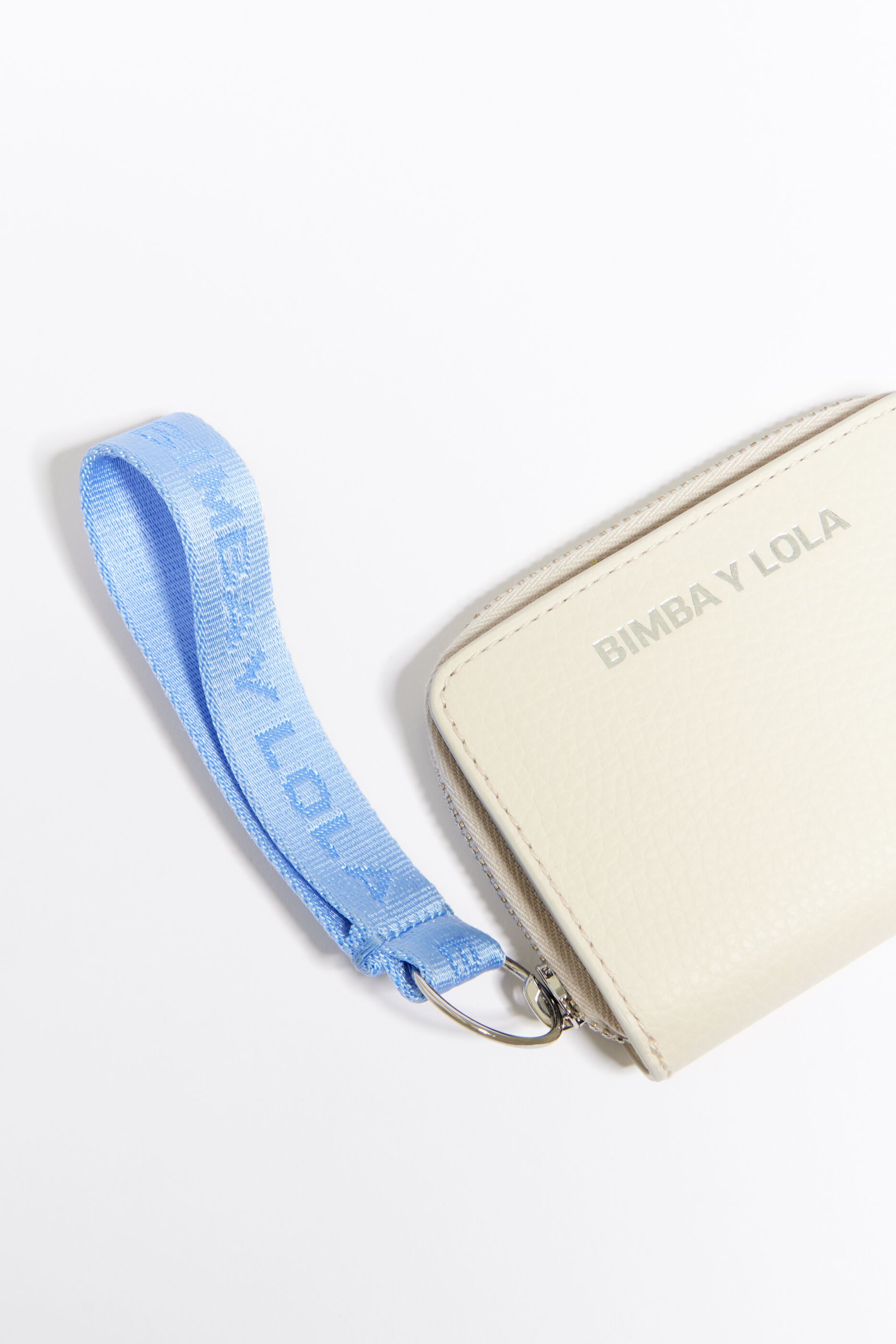 Cartera plateada bimba y lola clearance