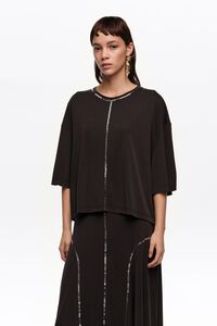 Camiseta fluida lentejuelas negro lavado