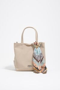 Charm bolsa pa&ntilde;uelo flores y logo blanco