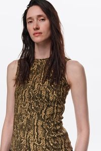 Top ajustado escote barco Reptile mini ocre