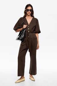 Jumpsuit denim escote pico caf&eacute; lavado