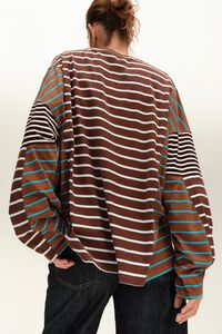 Camiseta oversize multirrayas caf&eacute;
