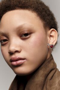 Aretes coraz&oacute;n y flecha rojos