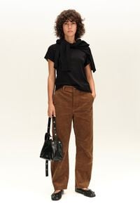 Pantal&oacute;n corte barrel caramelo