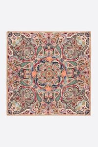 Pa&ntilde;uelo pasley y mariposas fucsia