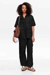 Pantal&oacute;n patchwork de pa&ntilde;uelos bordados negro
