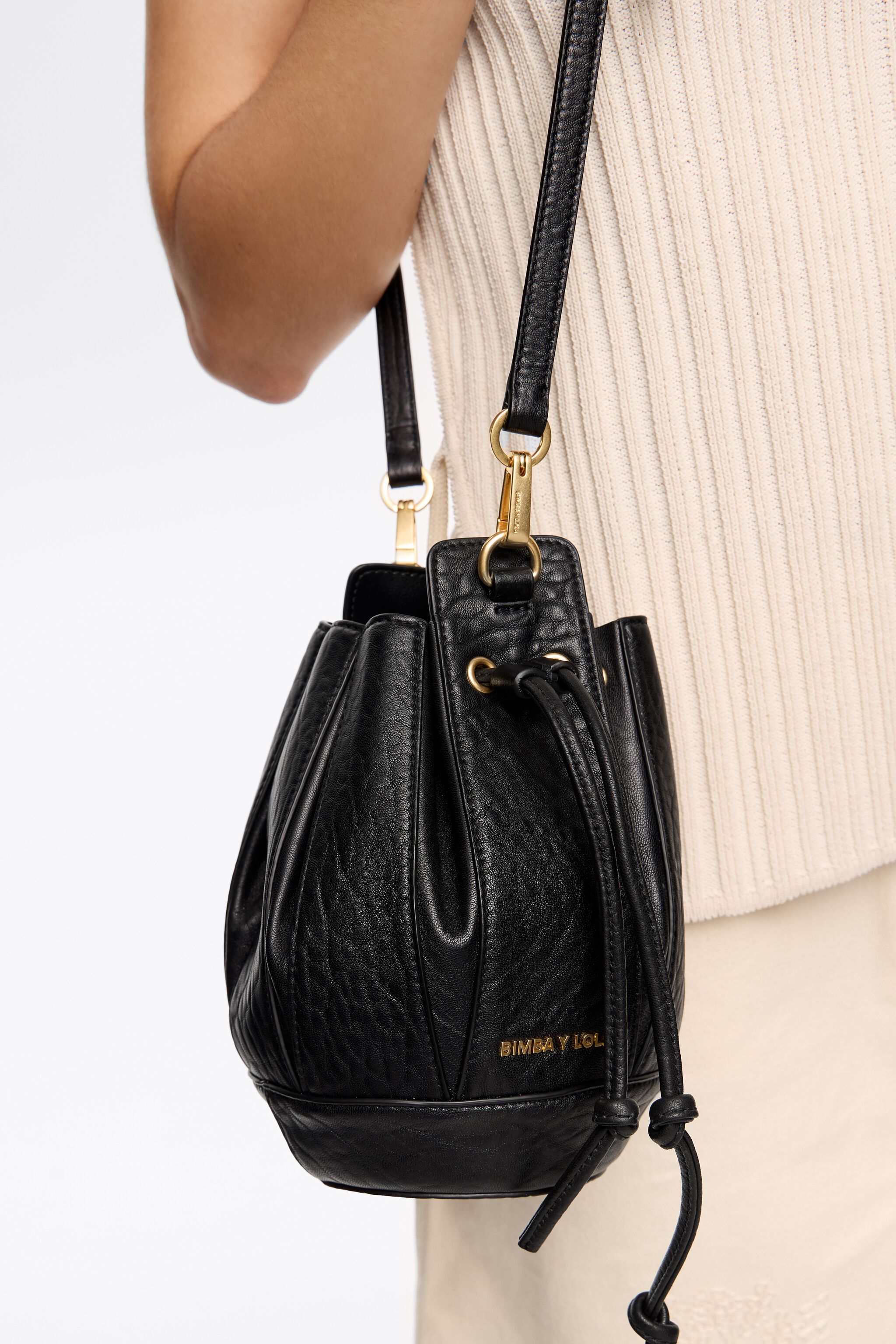 ショルダーバッグ・ポシェット ^LEATHERY^ Two-way chain bucket bag mini BLACK LRBG3403BK 242BBBJ6R_10000_D_3.jpg?sw=1280