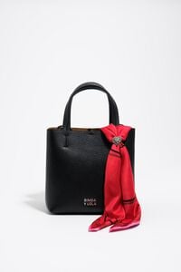 Charm bolsa pa&ntilde;uelo coraz&oacute;n y logo