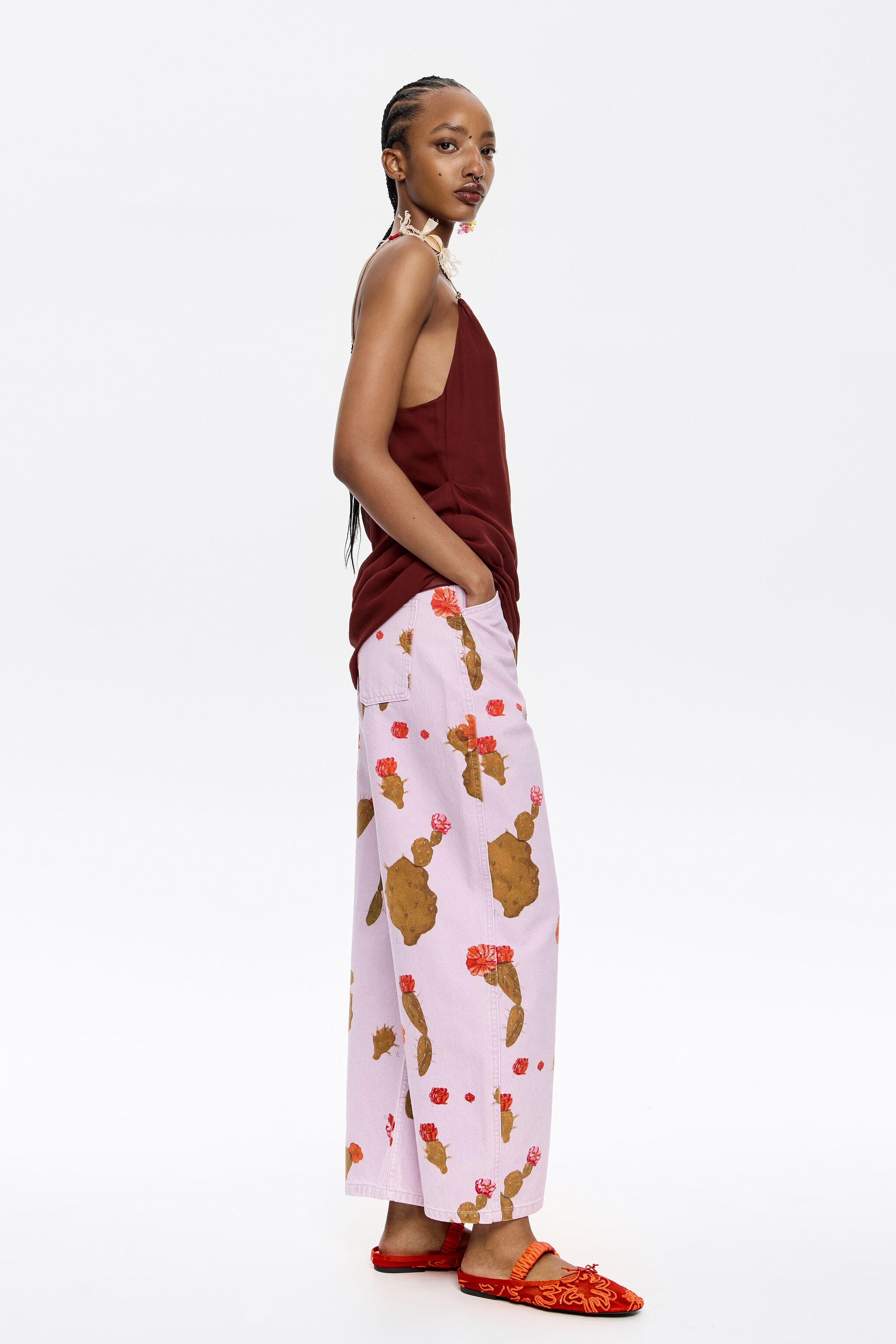 【BIMBA Y LOLA】ストーン装飾ジーパン 241BAOA10_10500_D_2.jpg?sw=1080