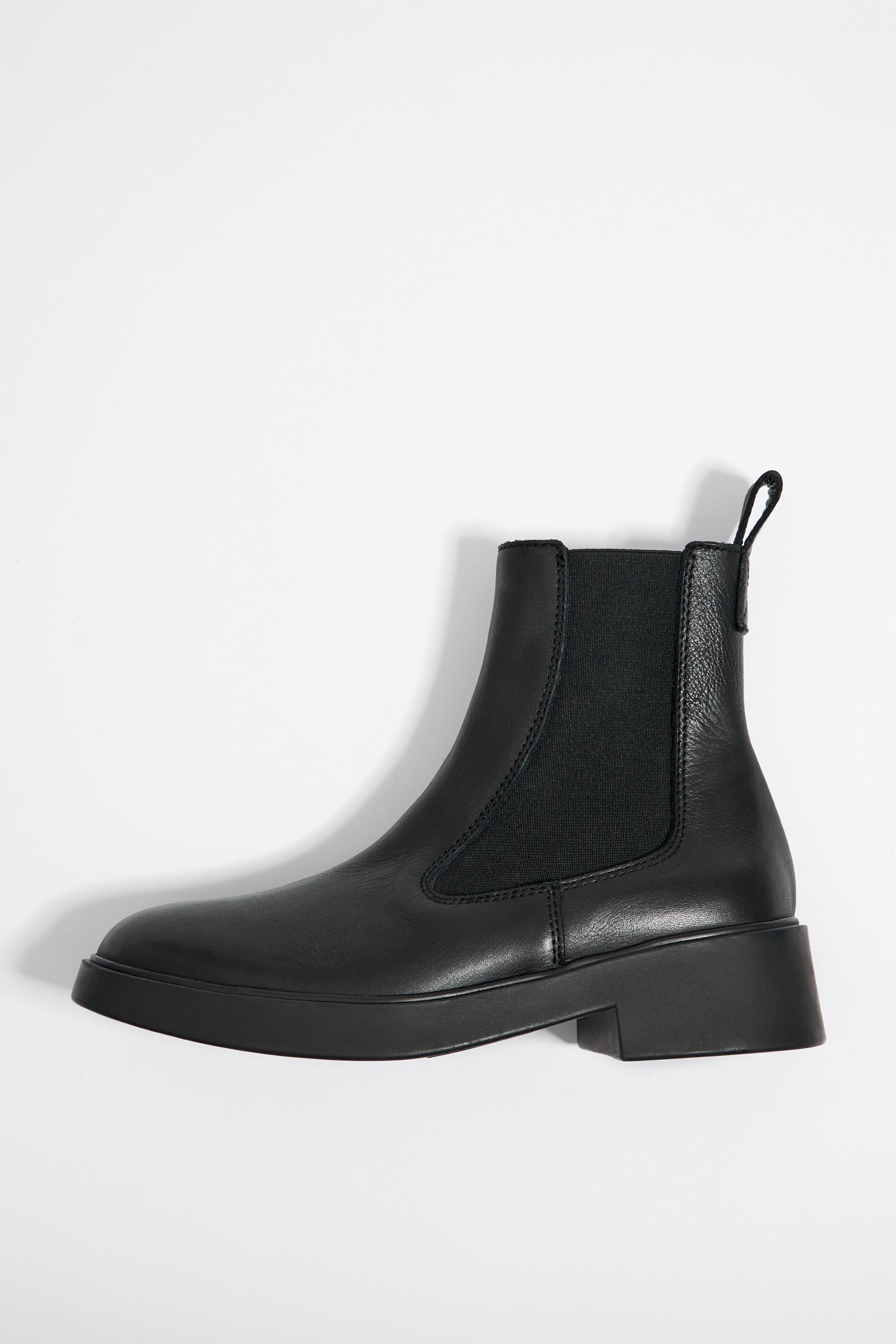 Lolla shop chelsea boot