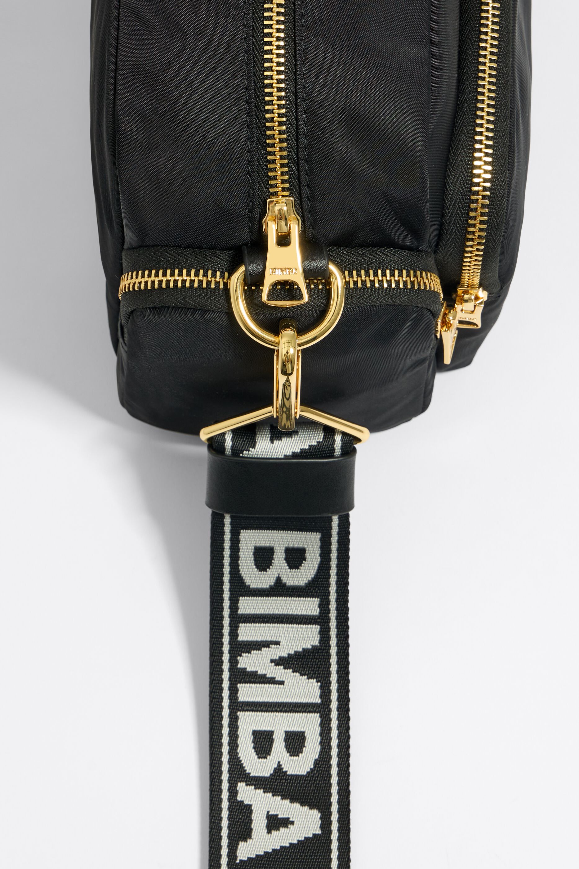 Bolsa bandolera Pocket mediana negra