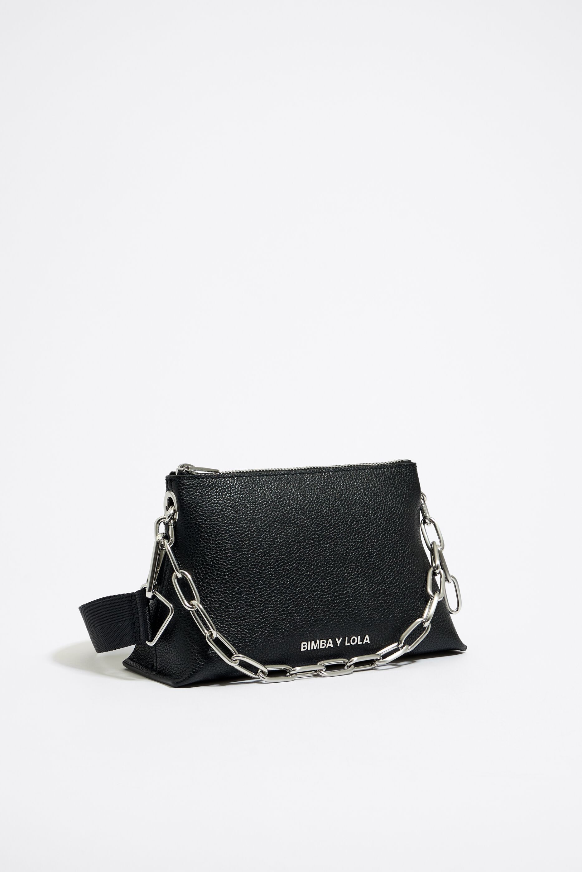 Mochila mediana negra bimba y lola 2025