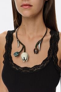 Rigid silver necklace with enamel tulips