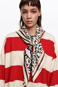 Pa&ntilde;uelo coraz&oacute;n animales blanco hueso