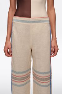 Pantal&oacute;n recto tobillero rayas crudo