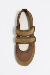 Zapatilla tenis oliva