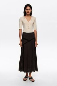 Falda midi encajes negro lavado