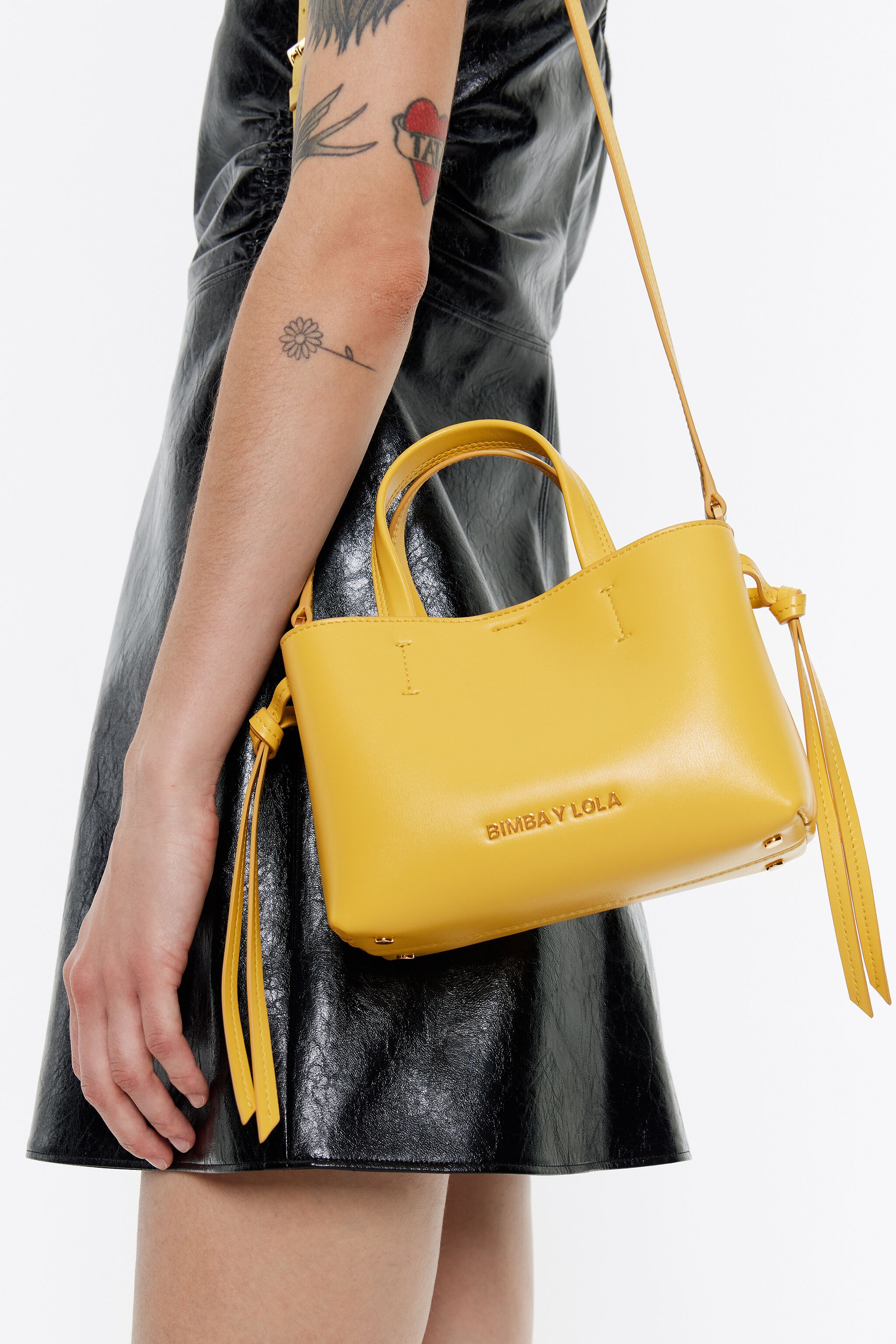 Bolsa Chihuahua mini piel amarilla