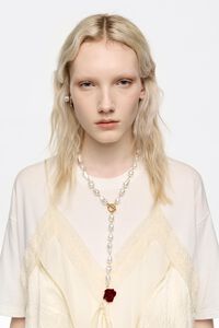 Collar perlas rosa rojo Collar perlas rosa rojo