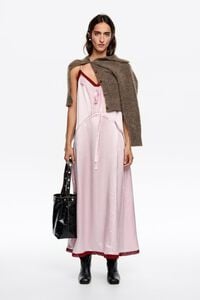 Vestido recto midi mix tejidos rosa Vestido recto midi mix tejidos rosa