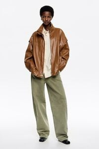 Chamarra oversize piel caramelo Chamarra oversize piel caramelo