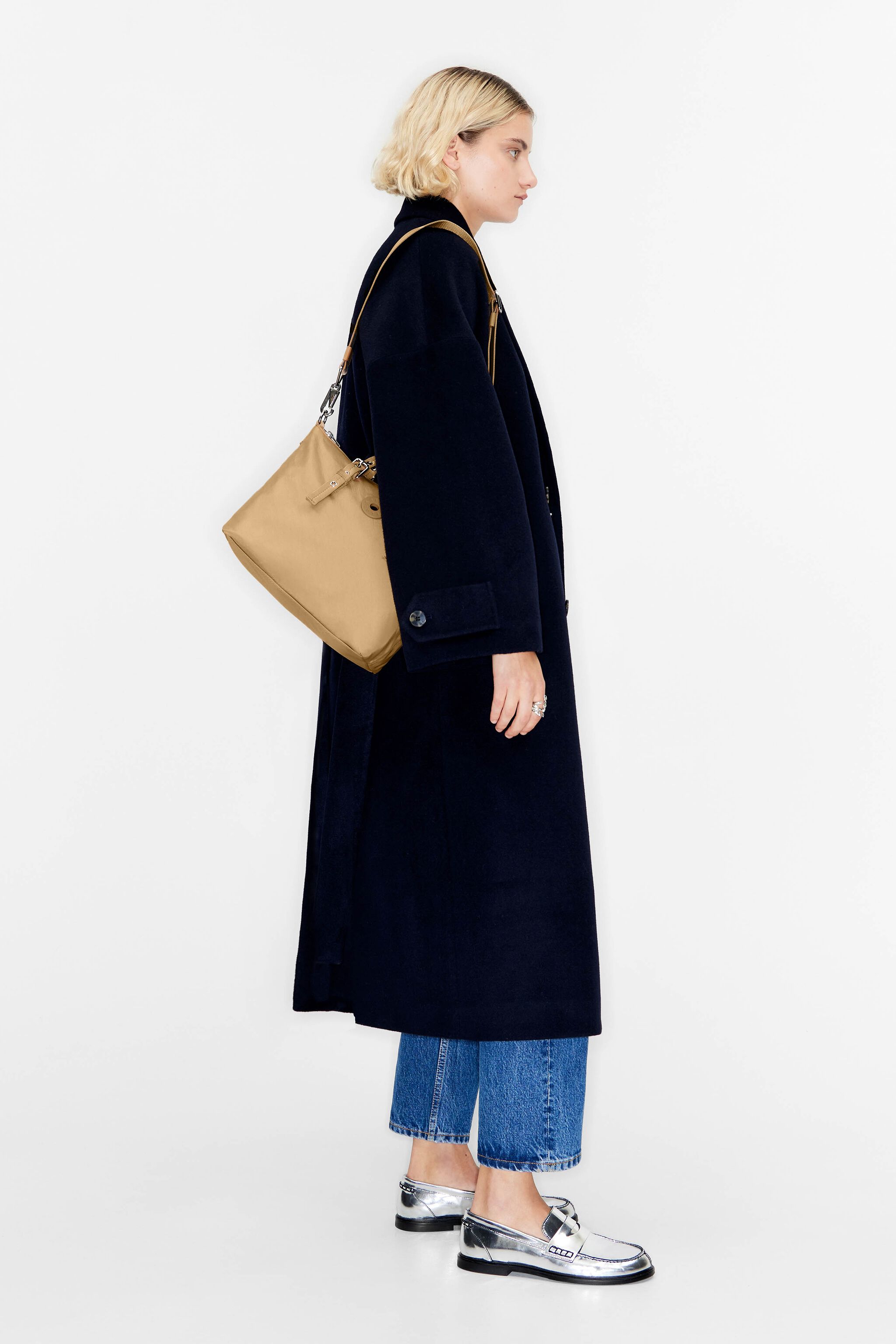 M tan nylon tote bag