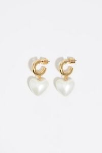 Aretes aro dorados y coraz&oacute;n perla