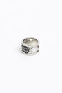 Anillo logo esmaltado cristales Anillo logo esmaltado cristales